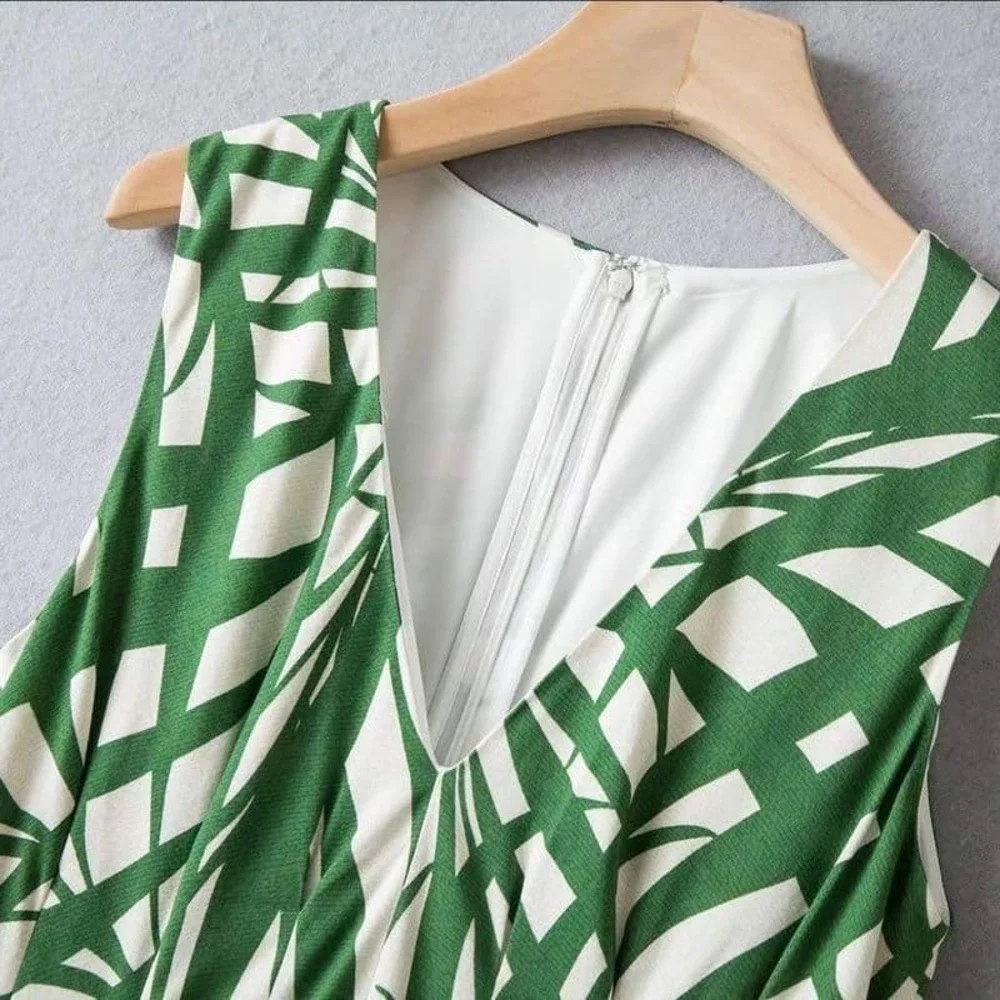 Kate Spade Palm Fronds Amelia Sz 12 Skater Dress Green Sleeveless V-Neck Pleated